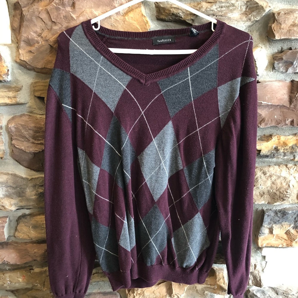 VanHeusen Argyle V-neck sweater - M